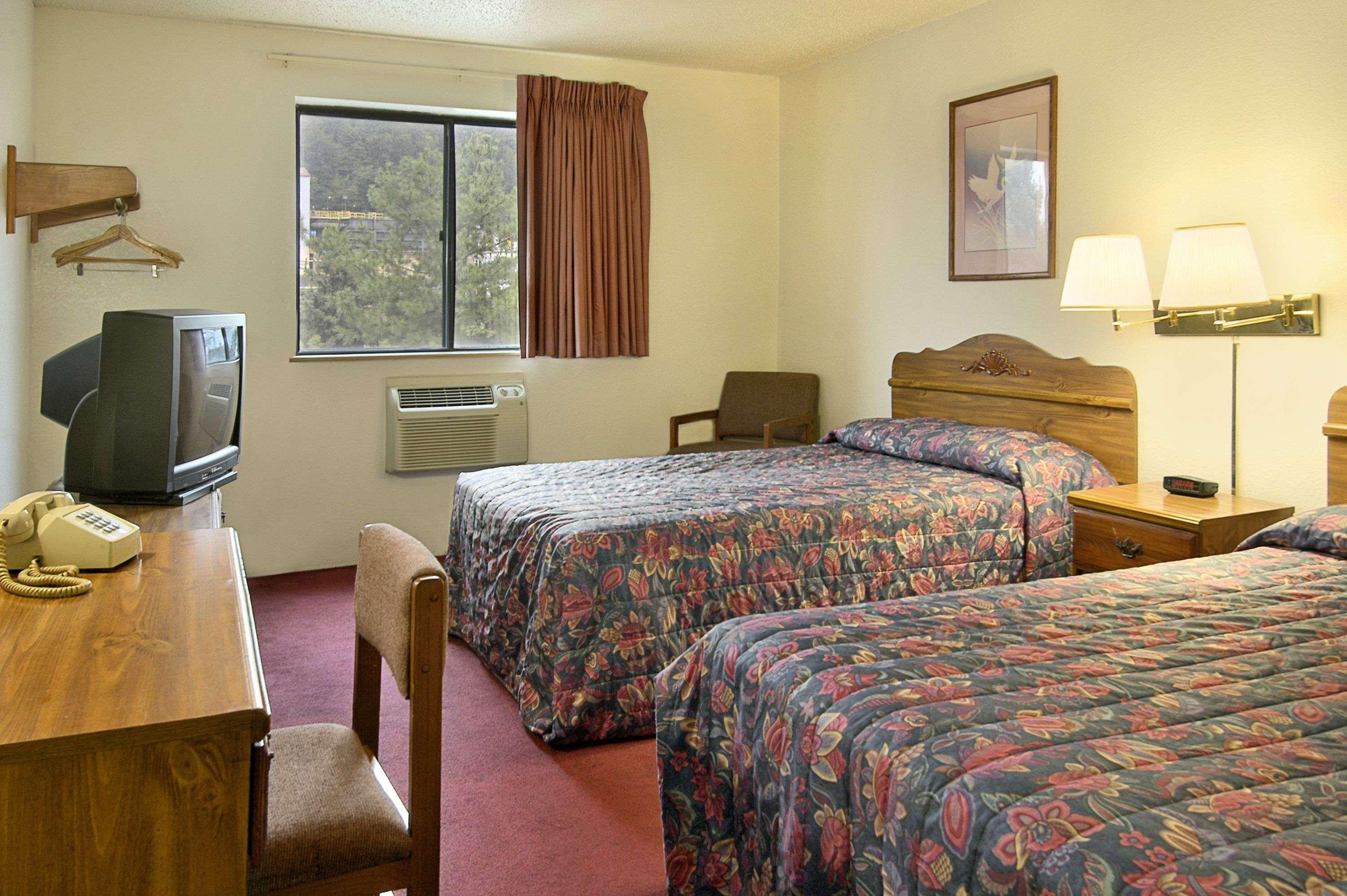 Super 8 Butler Hotel Kamer foto